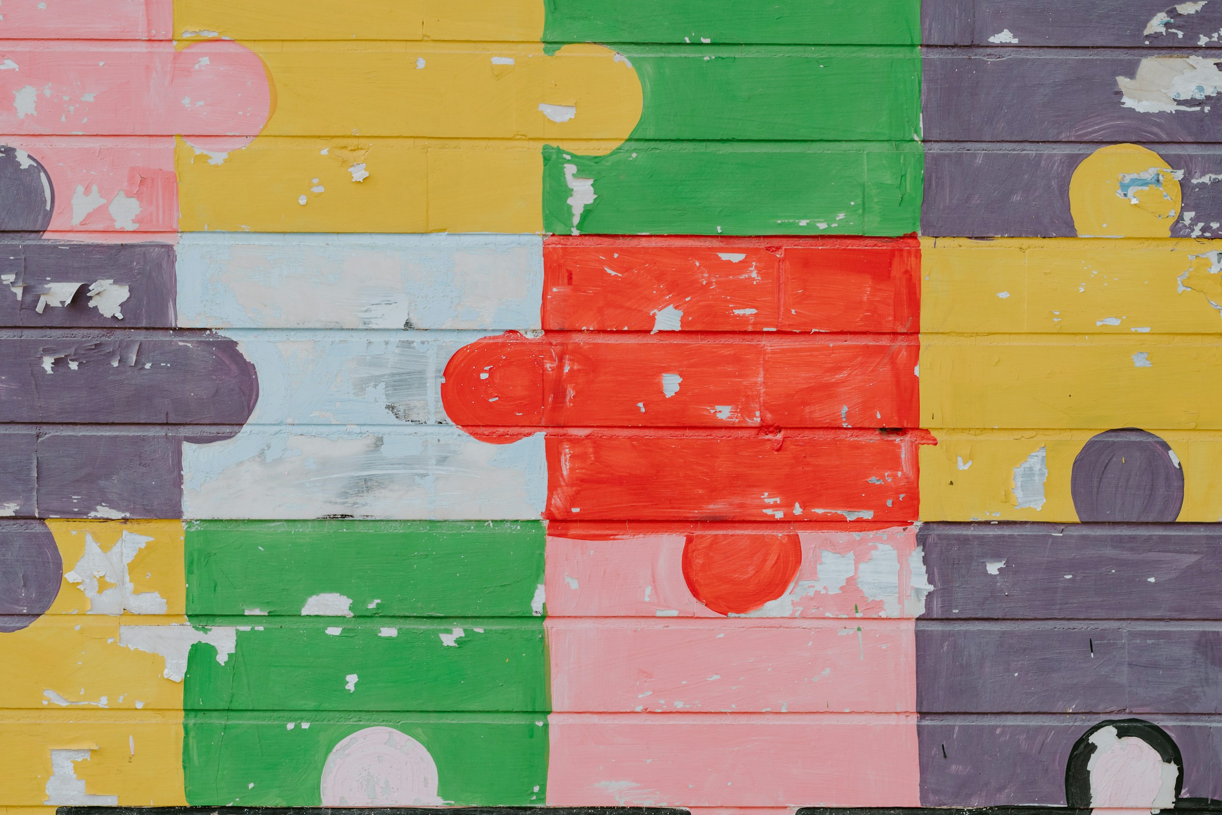 ashkan-forouzani-m0l9NBCivuk-unsplash (1) Puzzle pieces representing software integrations